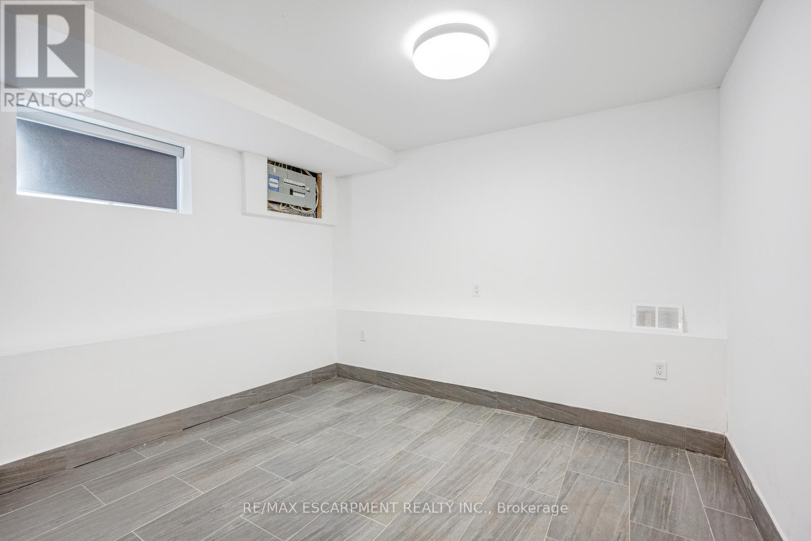 1099 Ogden Avenue, Mississauga, ON - Indoor Photo Showing Other Room