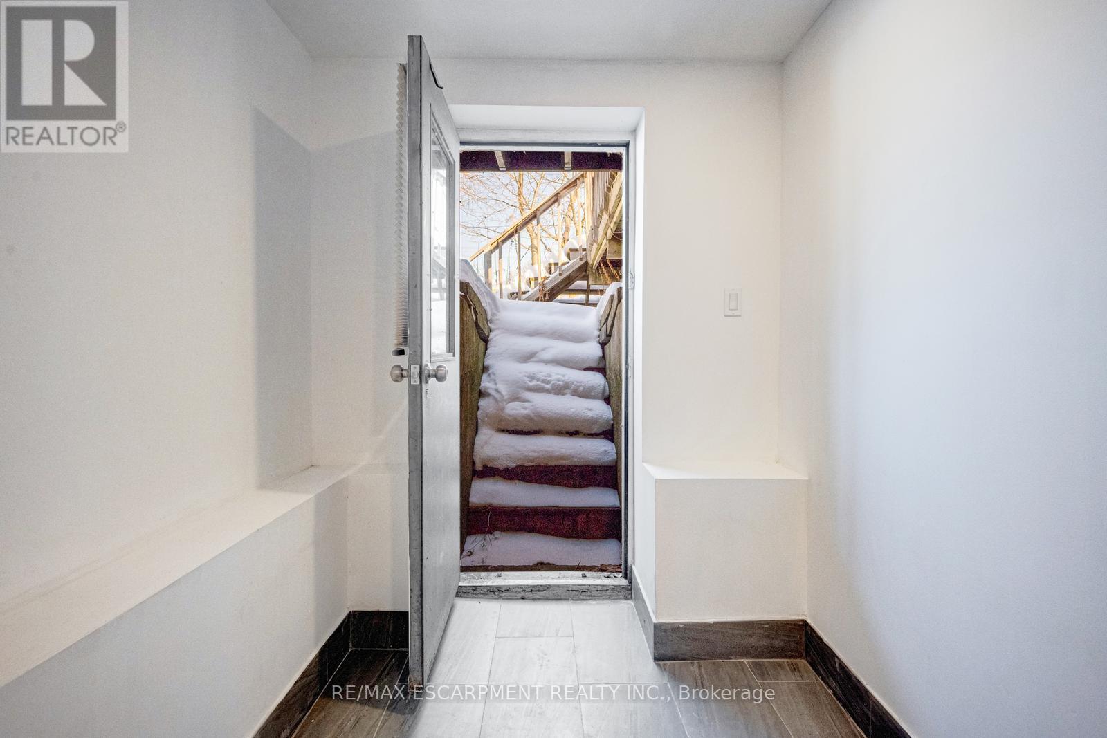 1099 Ogden Avenue, Mississauga, ON - Indoor Photo Showing Other Room