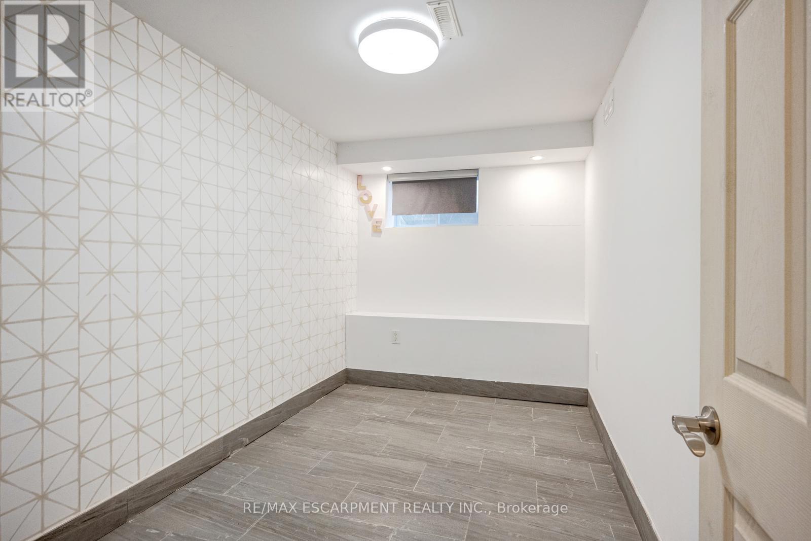 1099 Ogden Avenue, Mississauga, ON - Indoor Photo Showing Other Room