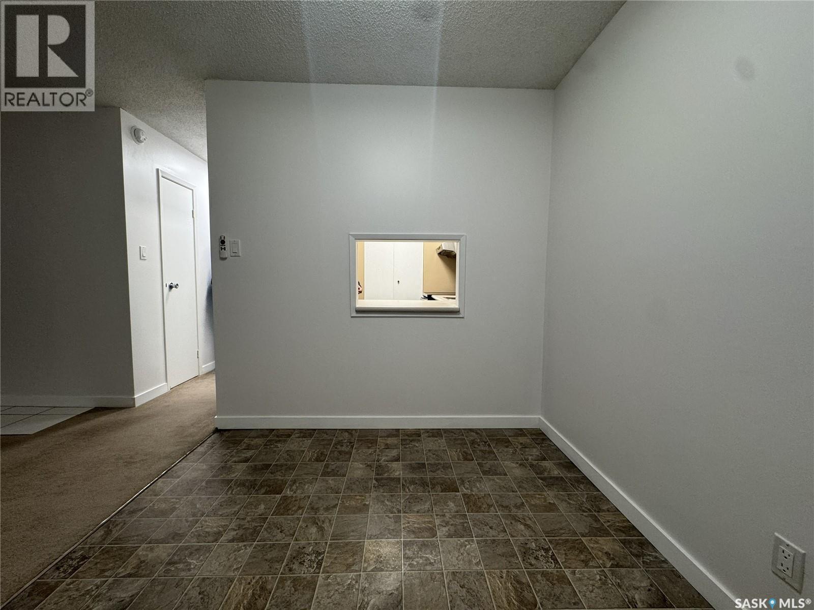B 64 Nollet Avenue, Regina, SK - Indoor Photo Showing Other Room