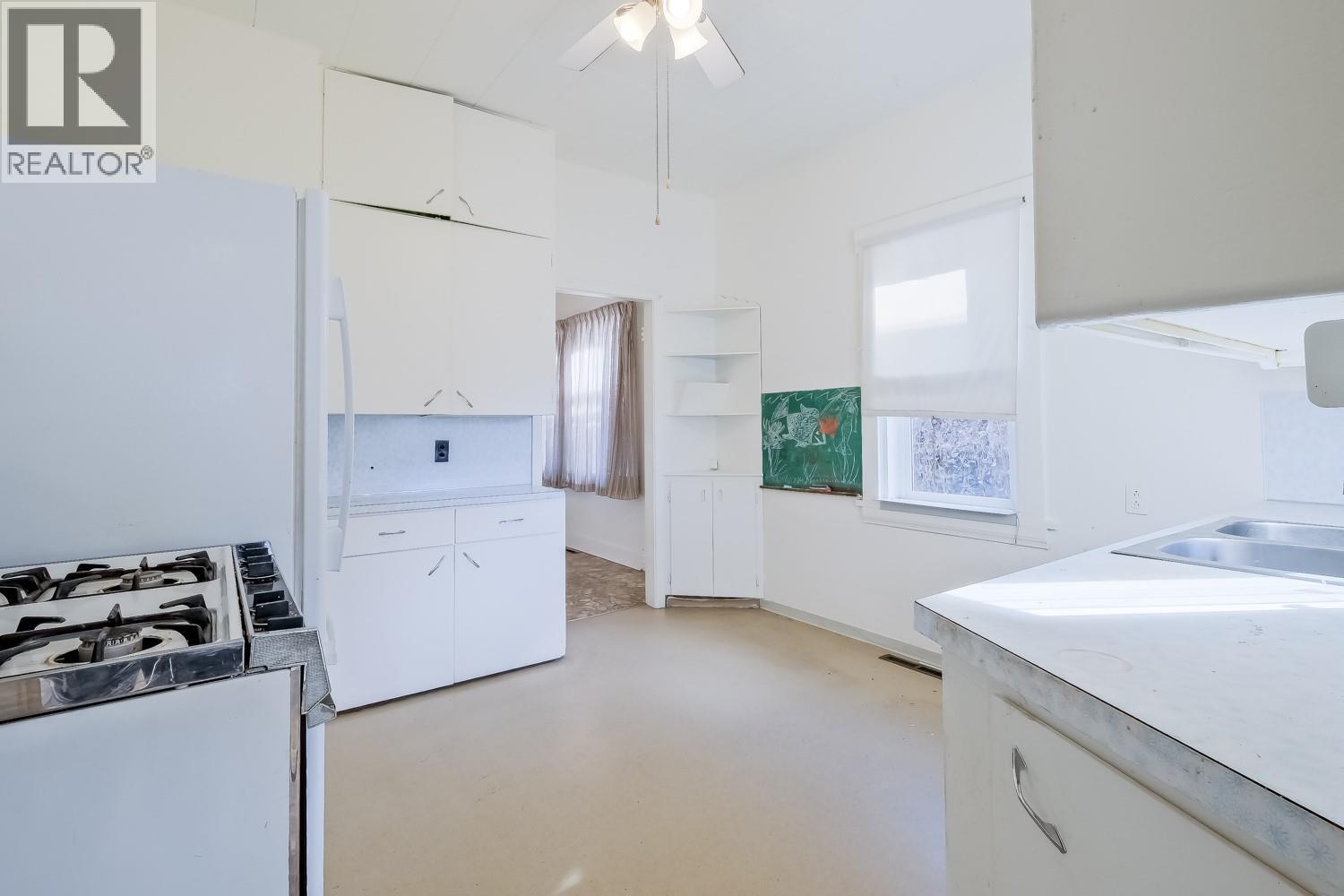 681 Main Street, Penticton, BC