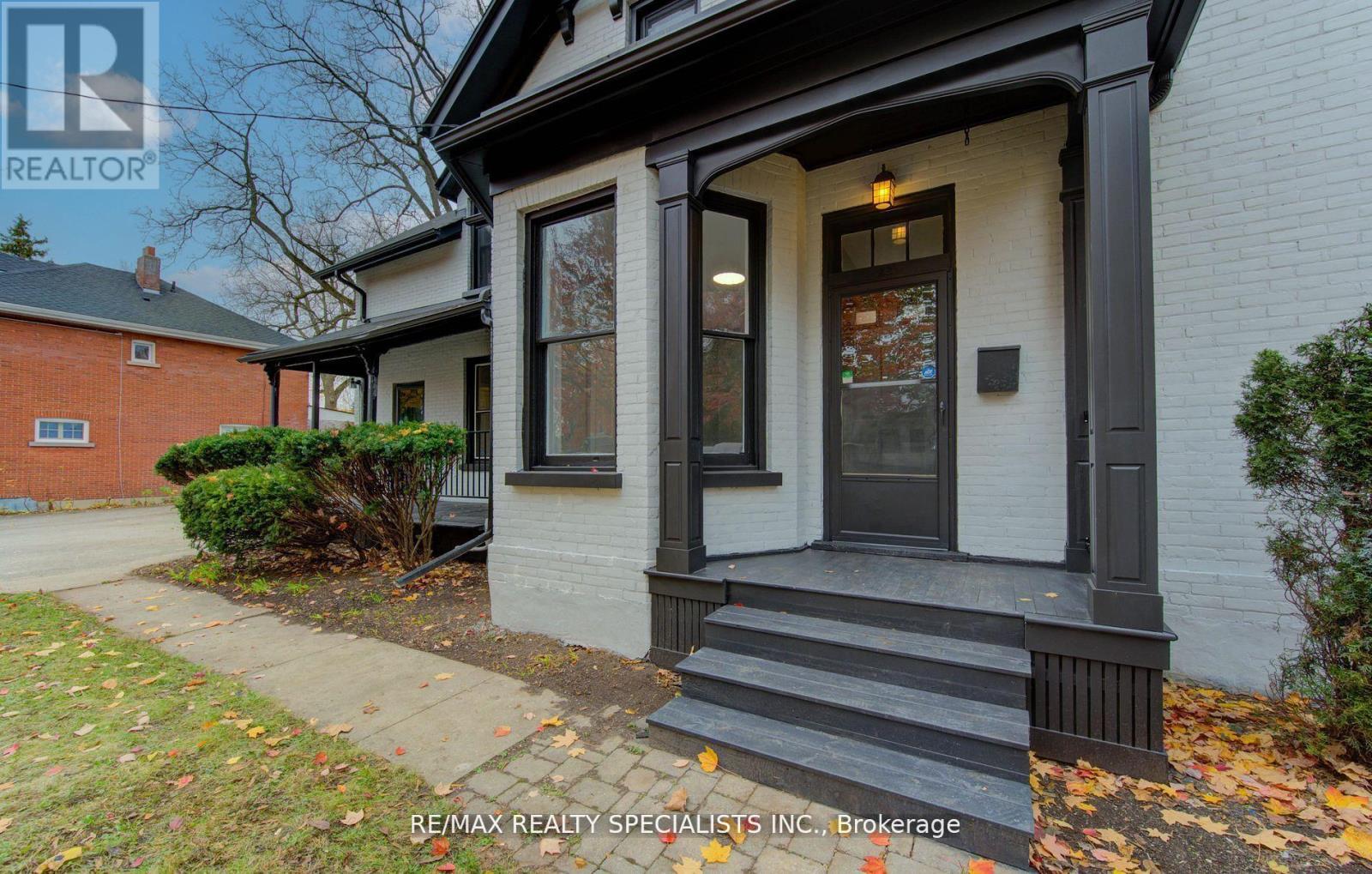 22 Cathay Street, Cambridge, ON - Outdoor