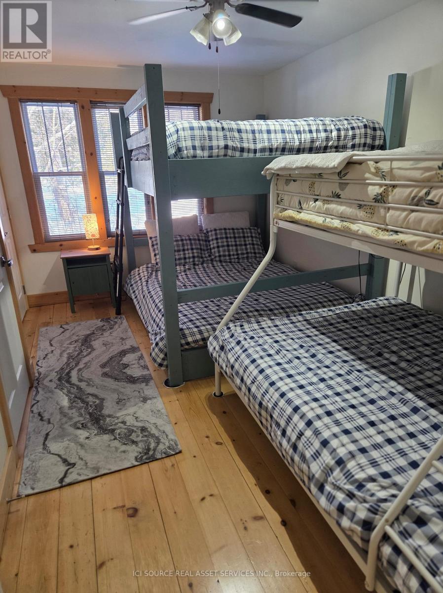 48 Head Street, Northern Bruce Peninsula, ON - Indoor Photo Showing Bedroom