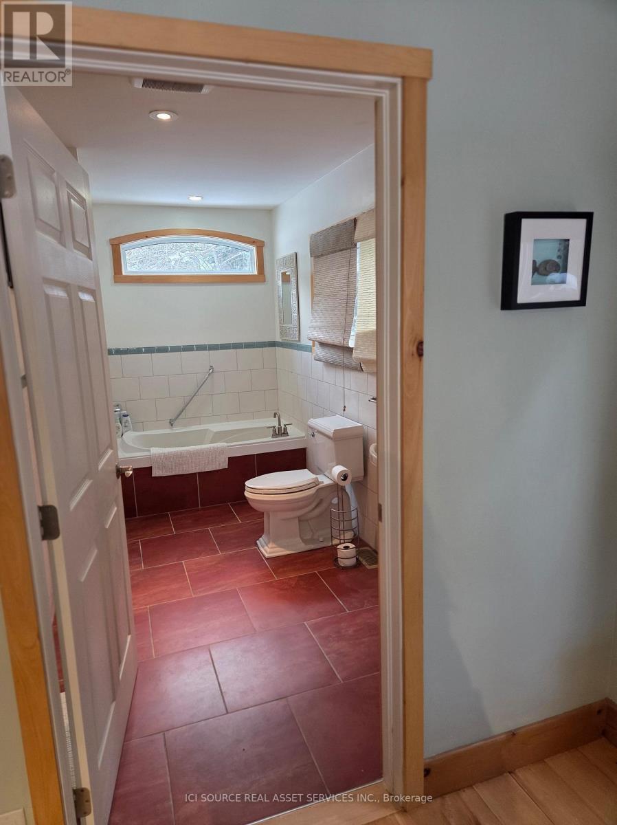 48 Head Street, Northern Bruce Peninsula, ON - Indoor Photo Showing Bathroom