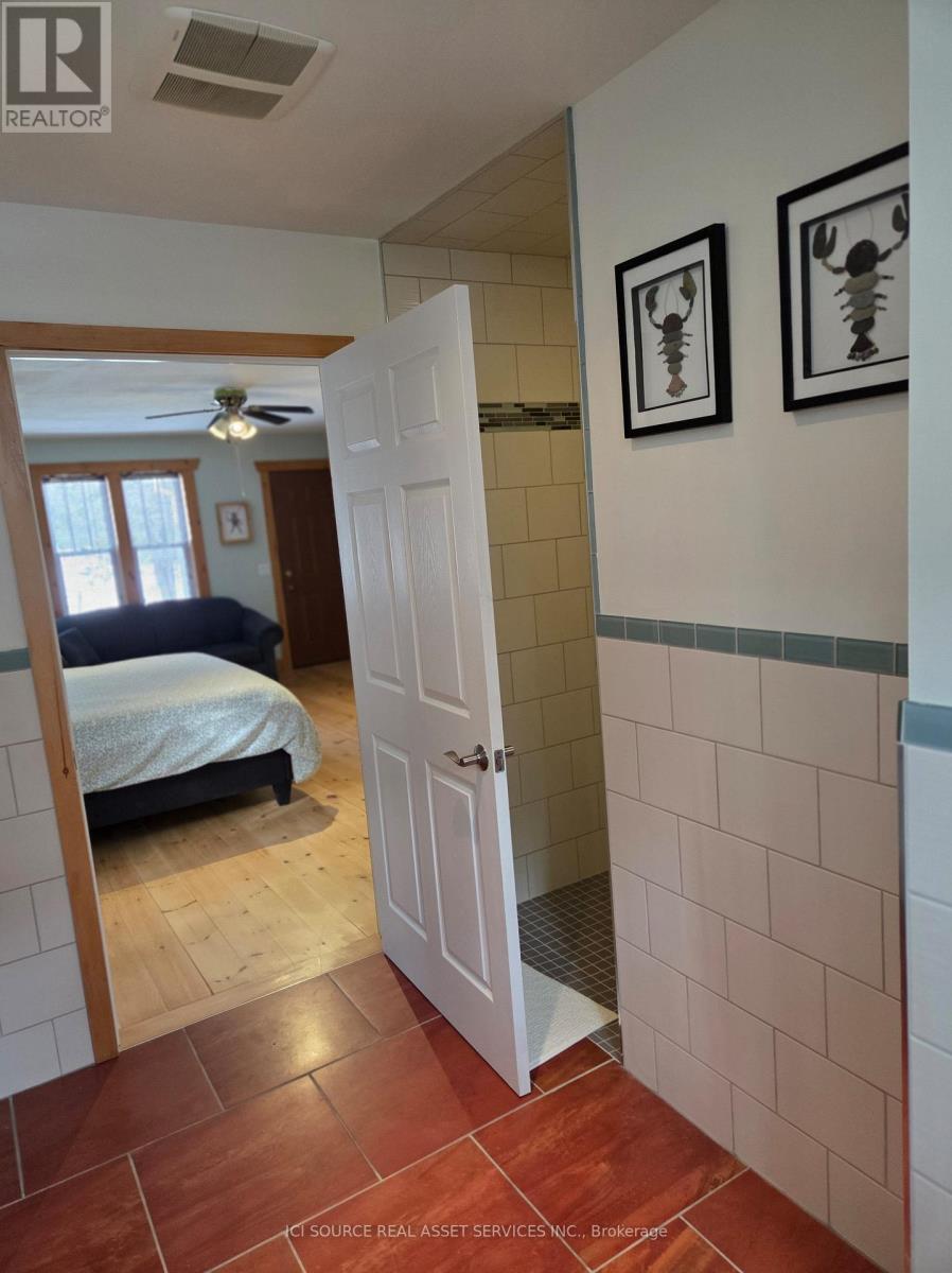 48 Head Street, Northern Bruce Peninsula, ON - Indoor Photo Showing Bedroom