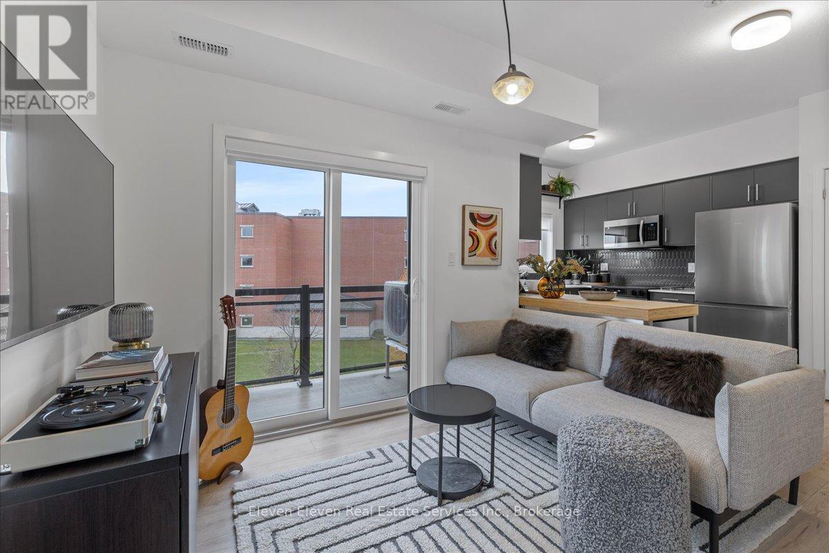 18 - 42 Lowes Road, Guelph, ON - Indoor