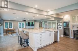 Ideal Entertainers Kitchen -