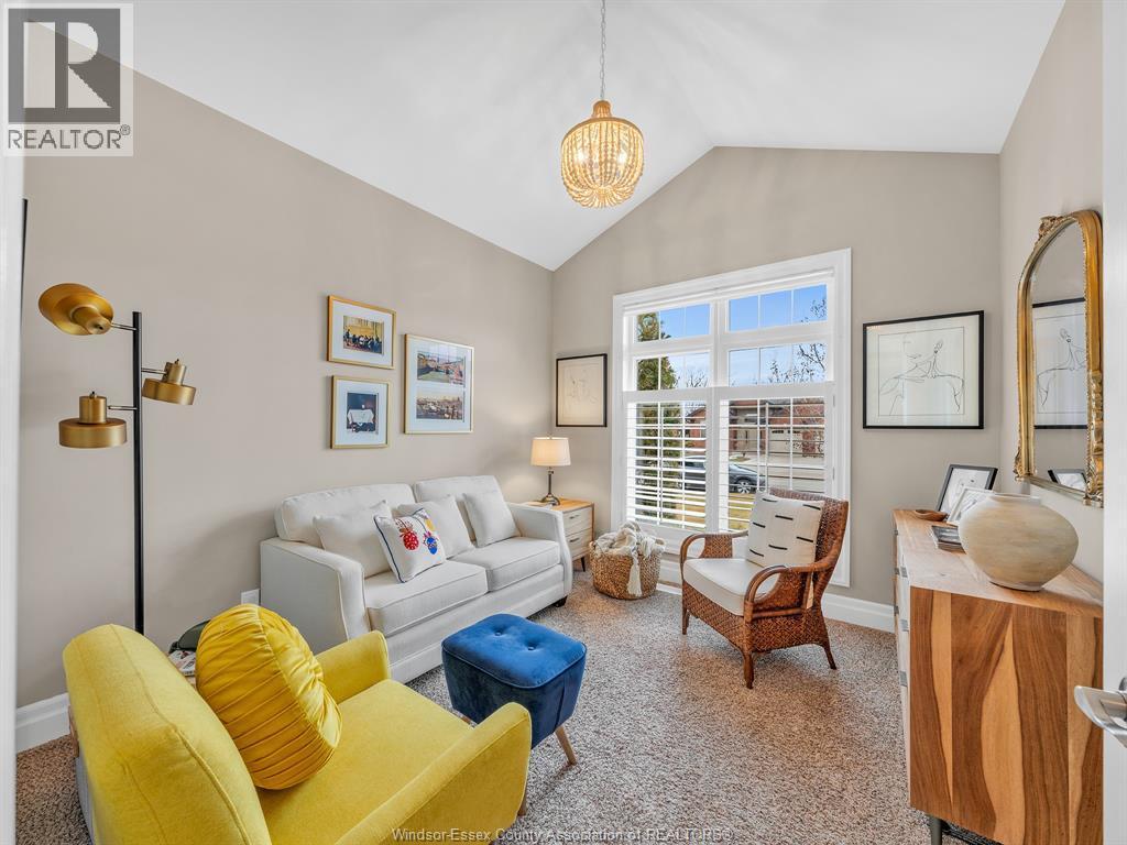 171 Woodycrest Avenue, Kingsville, ON - Indoor Photo Showing Living Room