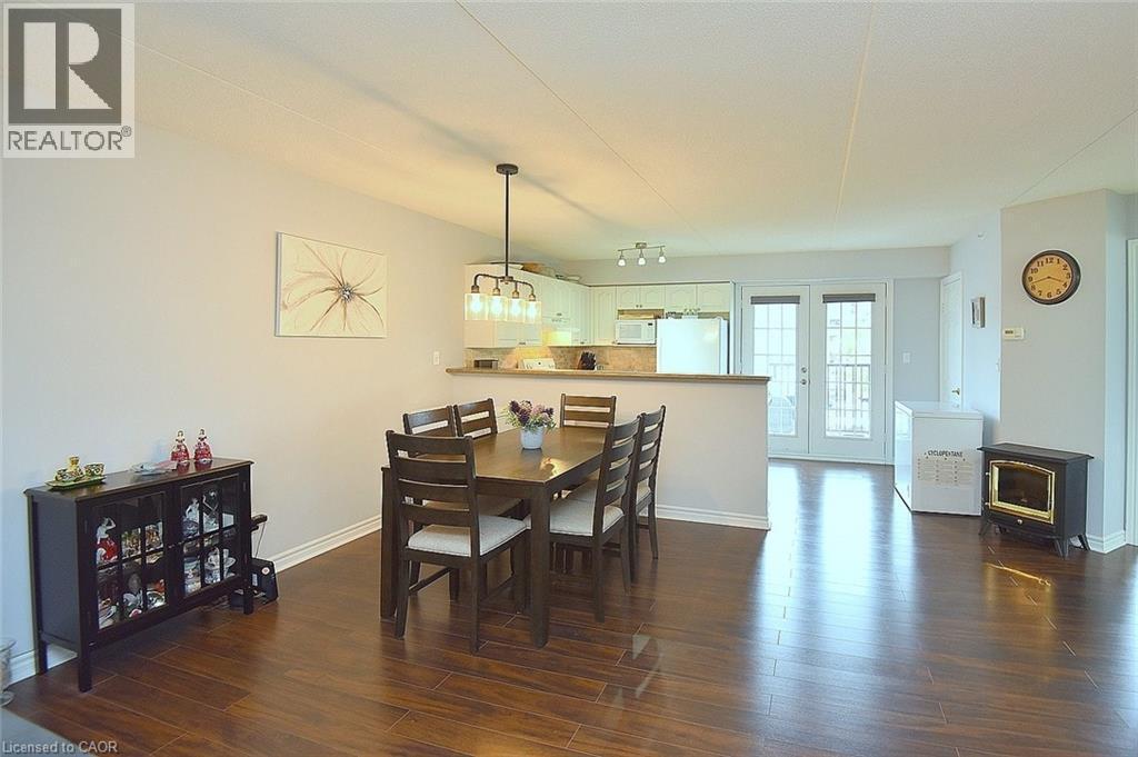 1411 Walkers Line Unit# 202, Burlington, ON - Indoor Photo Showing Dining Room
