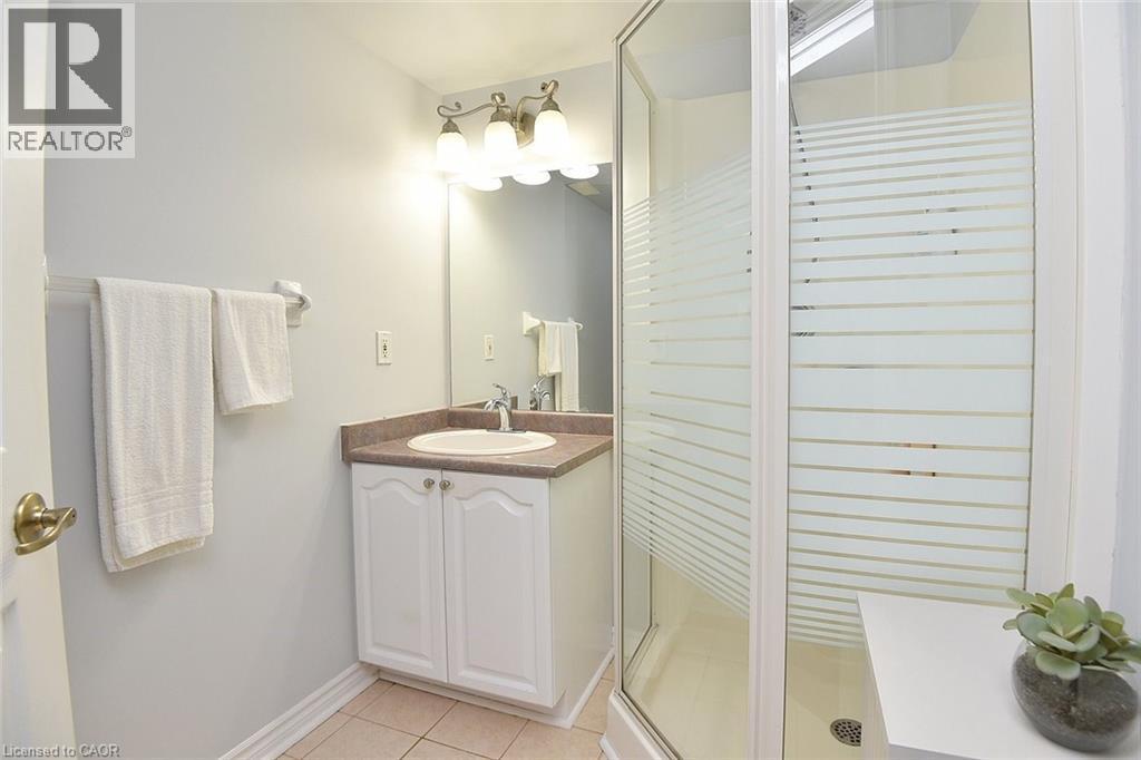 1411 Walkers Line Unit# 202, Burlington, ON - Indoor Photo Showing Bathroom