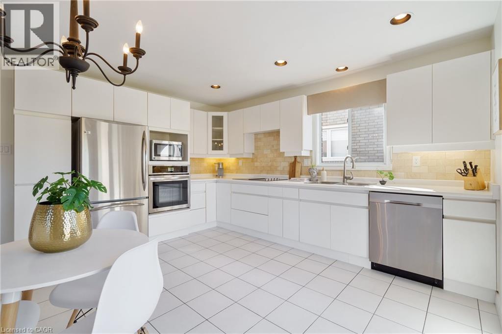 43 Glenayr Street, Hamilton, ON - Indoor Photo Showing Kitchen With Stainless Steel Kitchen
