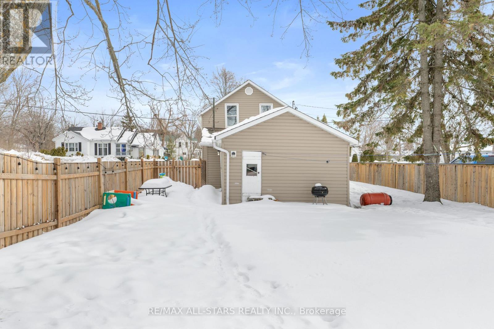 33 John Street, Kawartha Lakes (Fenelon Falls), ON - Outdoor