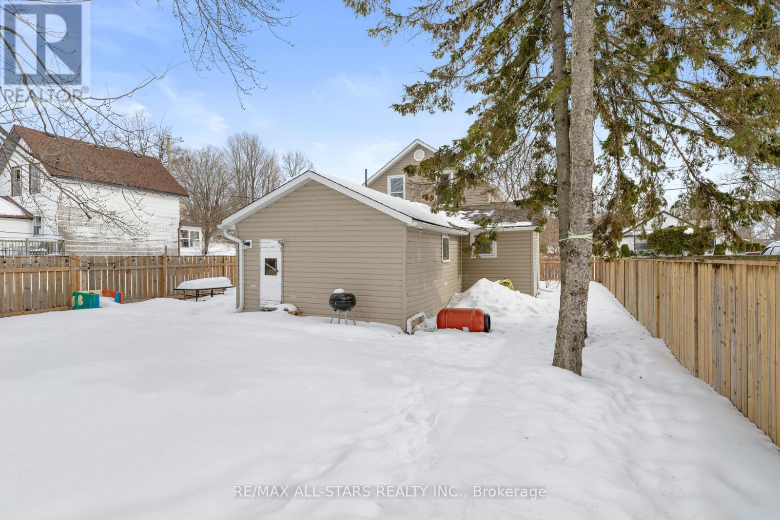33 John Street, Kawartha Lakes (Fenelon Falls), ON - Outdoor