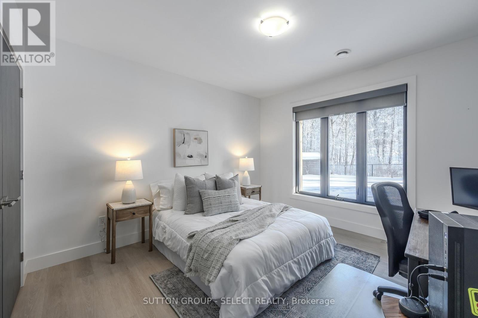 34 Princeton Terrace, London South (South K), ON - Indoor Photo Showing Bedroom