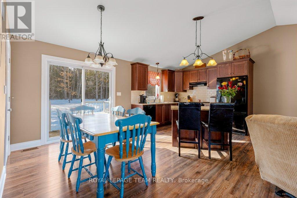 8094 County Road 44 Road, Edwardsburgh/Cardinal, ON - Indoor Photo Showing Dining Room