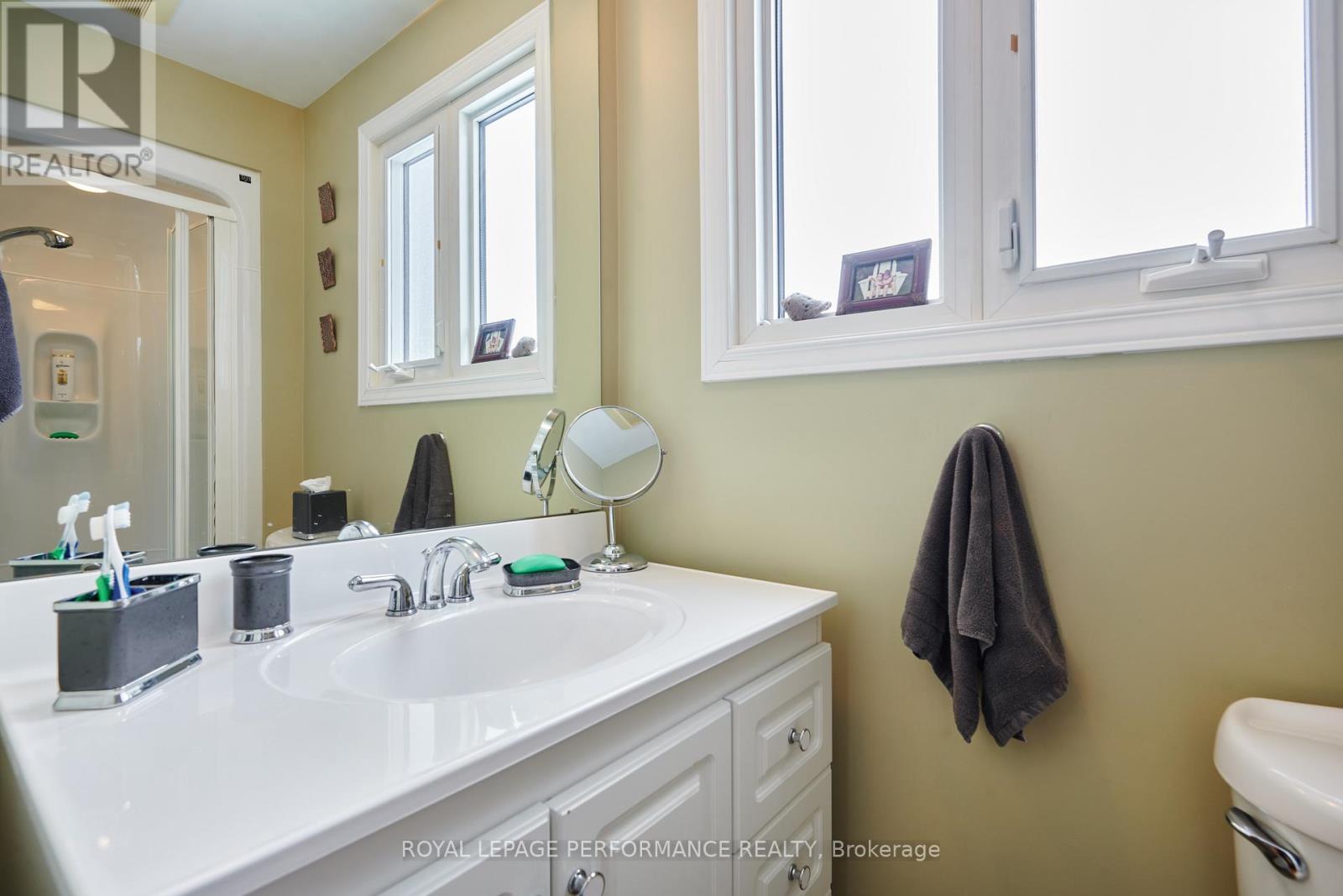 2248 Quinton Street, Ottawa, ON - Indoor Photo Showing Bathroom