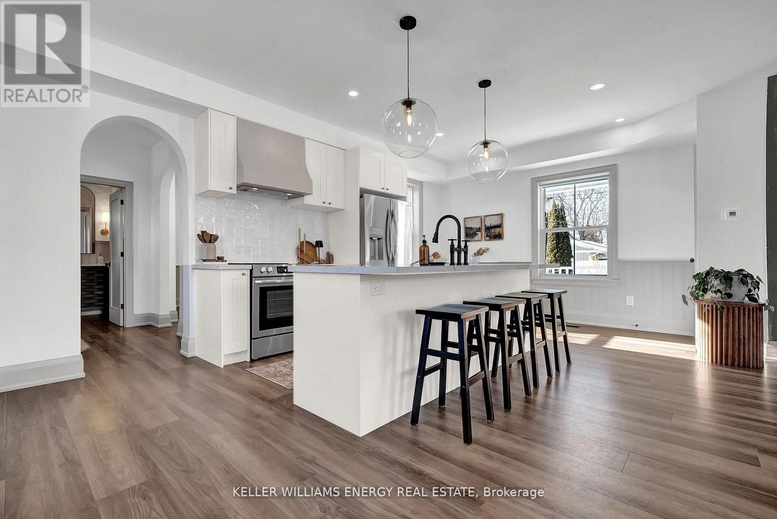 186 Durham Street, Cobourg, ON - Indoor Photo Showing Kitchen With Upgraded Kitchen