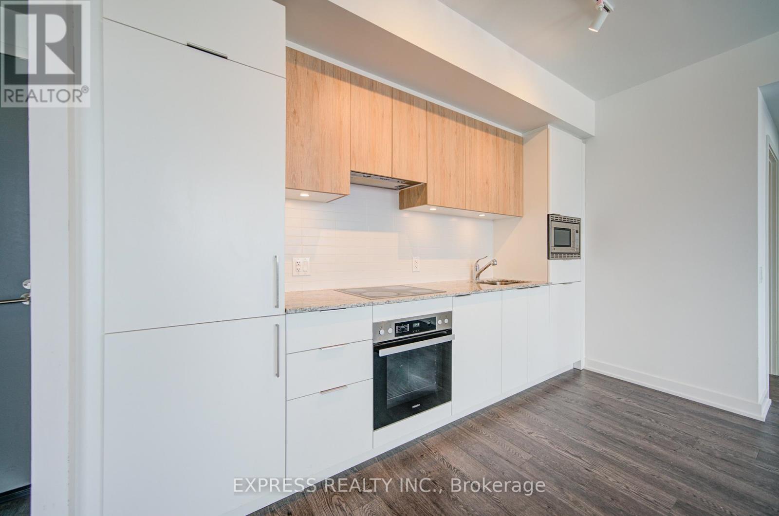 327 - 20 O'Neill Road, Toronto, ON - Indoor Photo Showing Kitchen