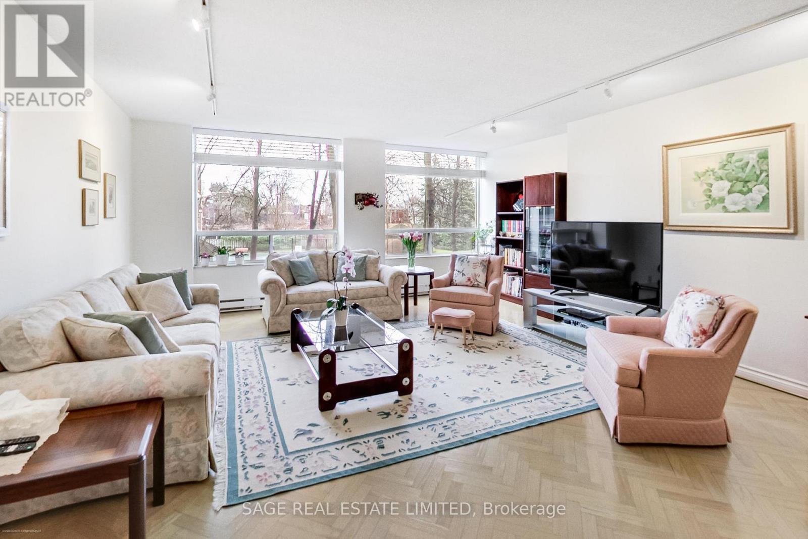 207 - 1177 Yonge Street, Toronto, ON - Indoor Photo Showing Living Room