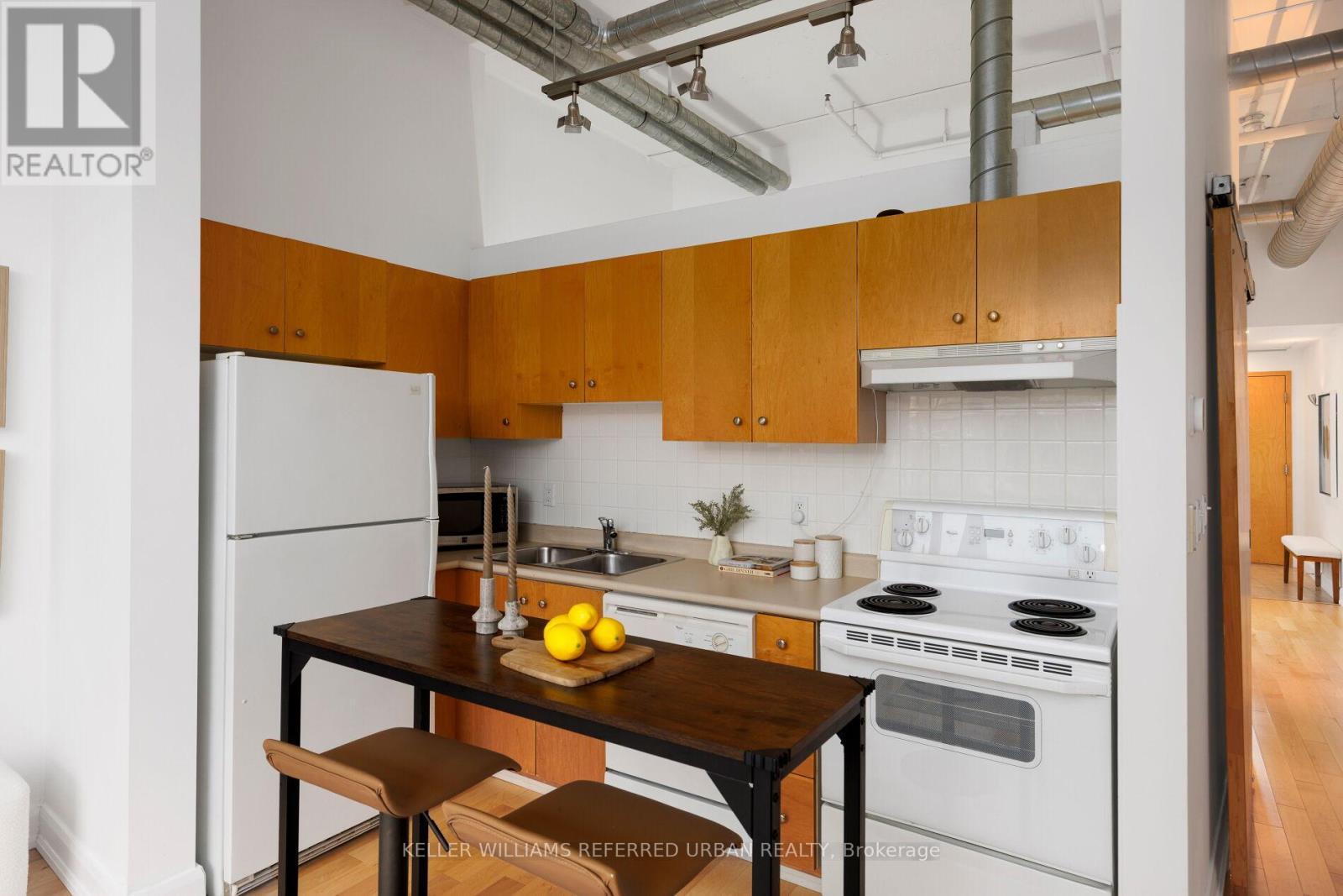 804 - 700 King Street, Toronto, ON - Indoor Photo Showing Kitchen With Double Sink