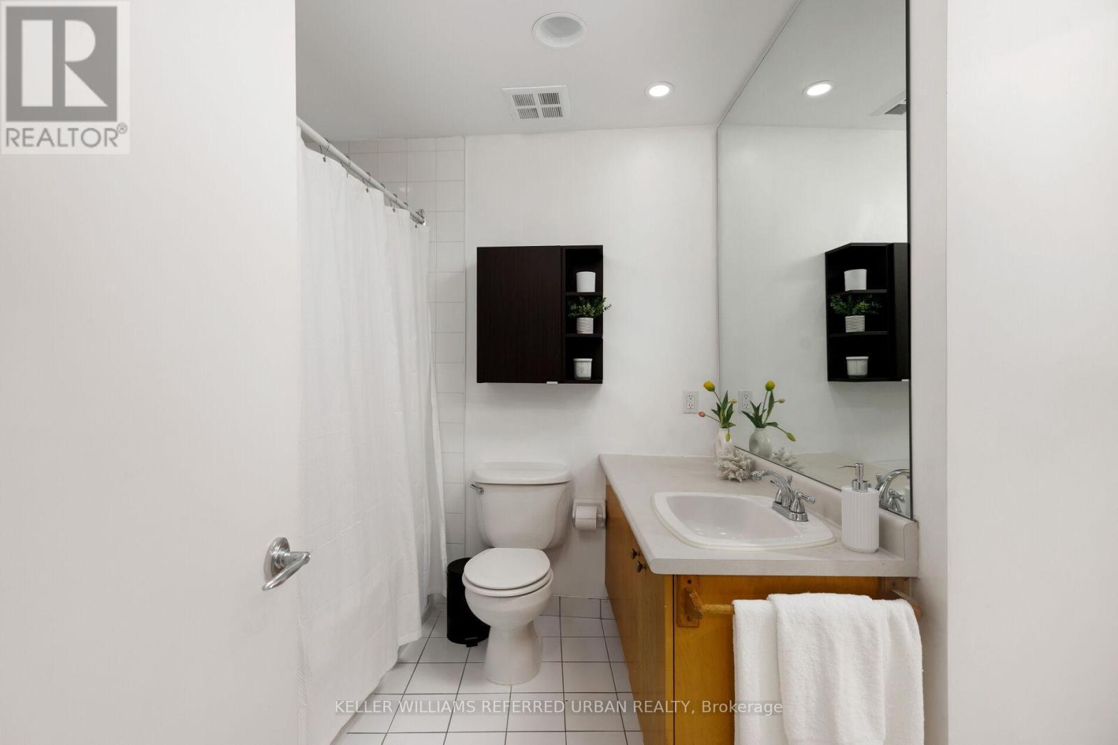 804 - 700 King Street, Toronto, ON - Indoor Photo Showing Bathroom