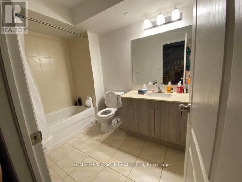 84 Sarita Path, Oshawa, ON - Indoor Photo Showing Bathroom