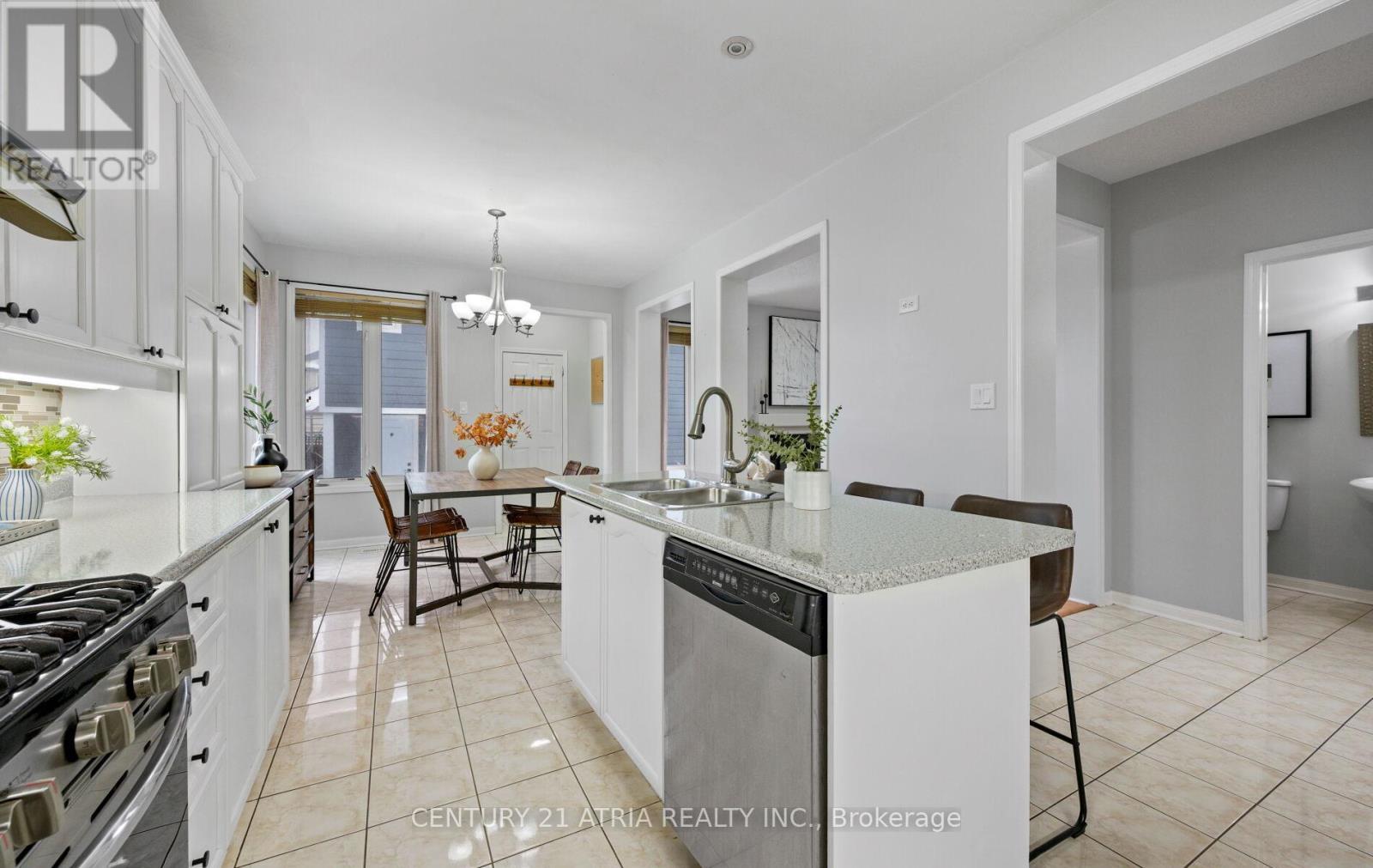 16 Peony Street, Markham, ON - Indoor Photo Showing Kitchen With Double Sink With Upgraded Kitchen