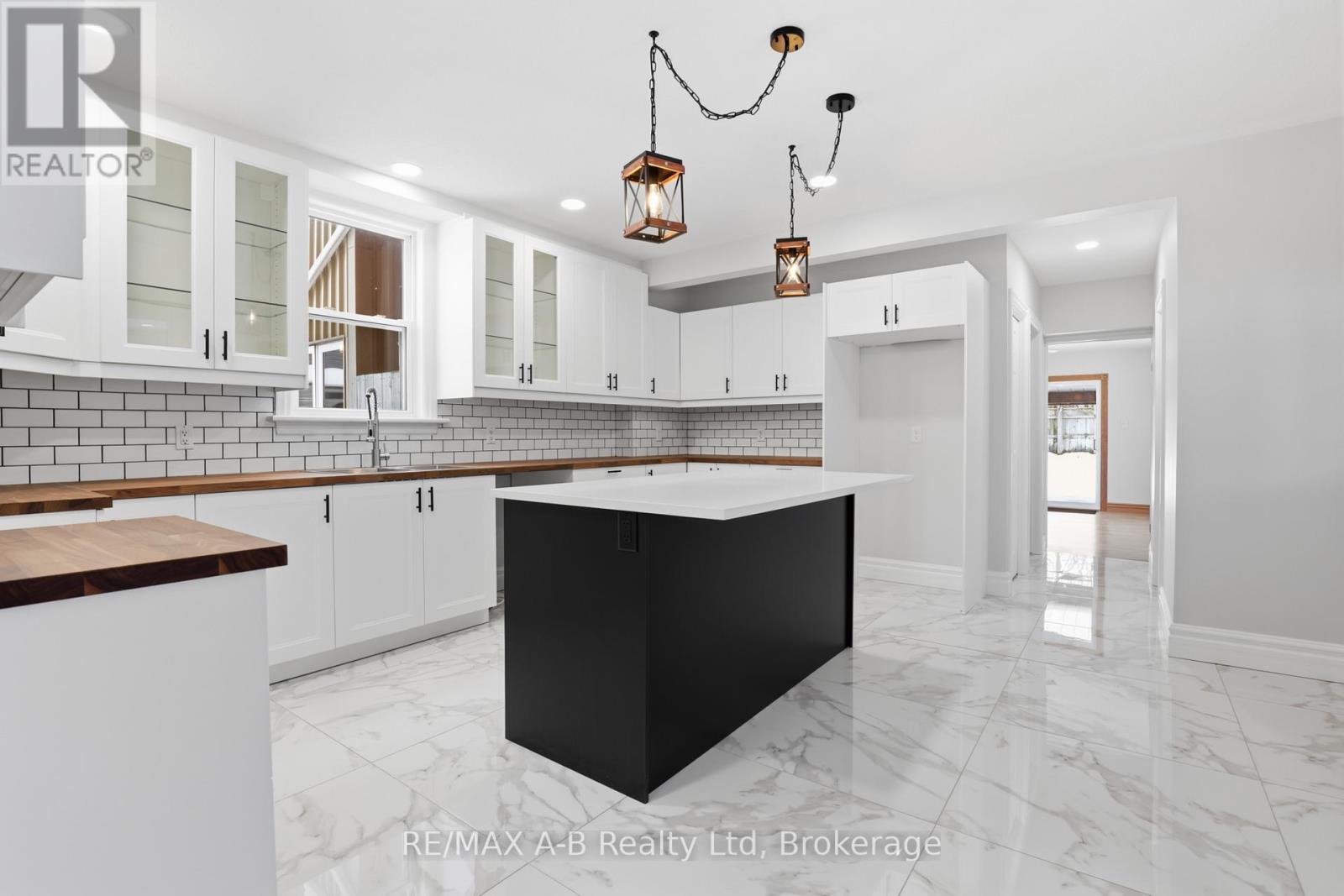 307 Nelson Street, Stratford, ON - Indoor Photo Showing Kitchen