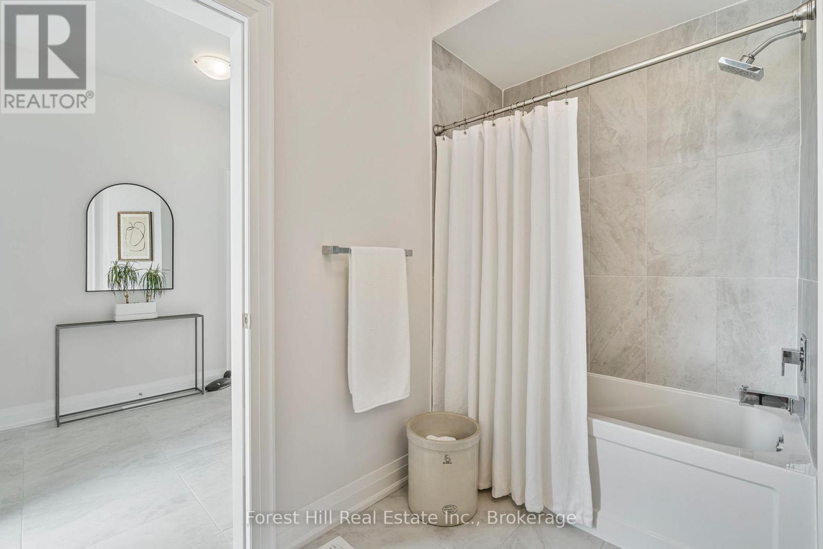 87 Goldie Court, Blue Mountains, ON - Indoor Photo Showing Bathroom