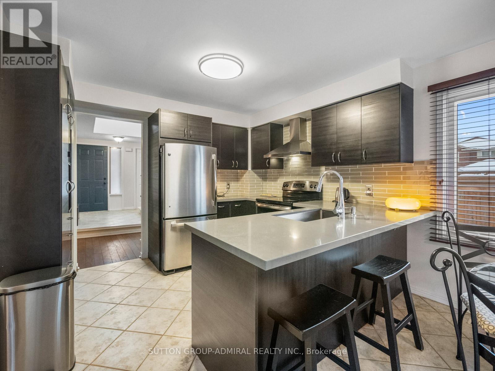 103 Winding Lane, Vaughan, ON - Indoor Photo Showing Kitchen With Stainless Steel Kitchen