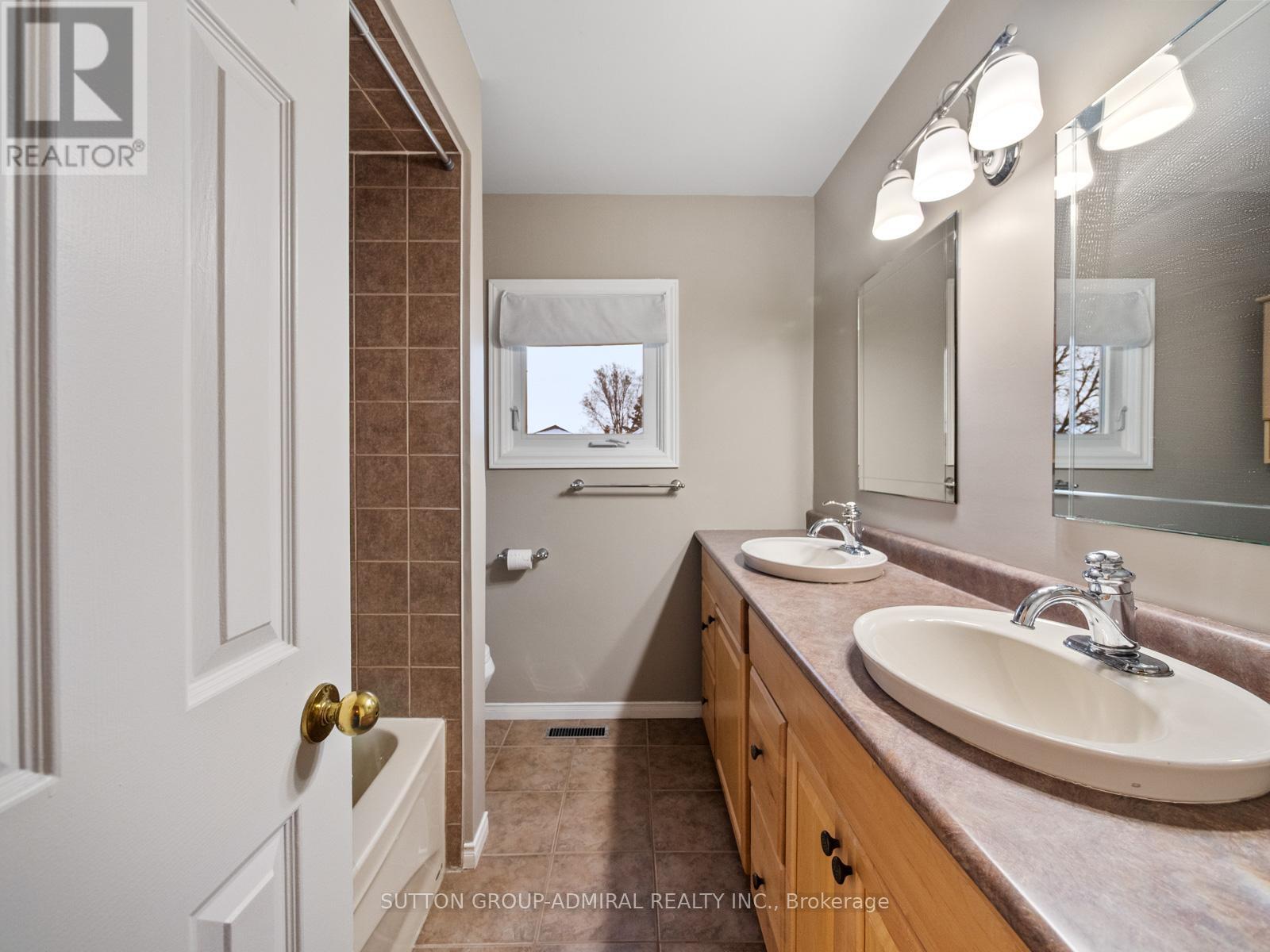 103 Winding Lane, Vaughan, ON - Indoor Photo Showing Bathroom