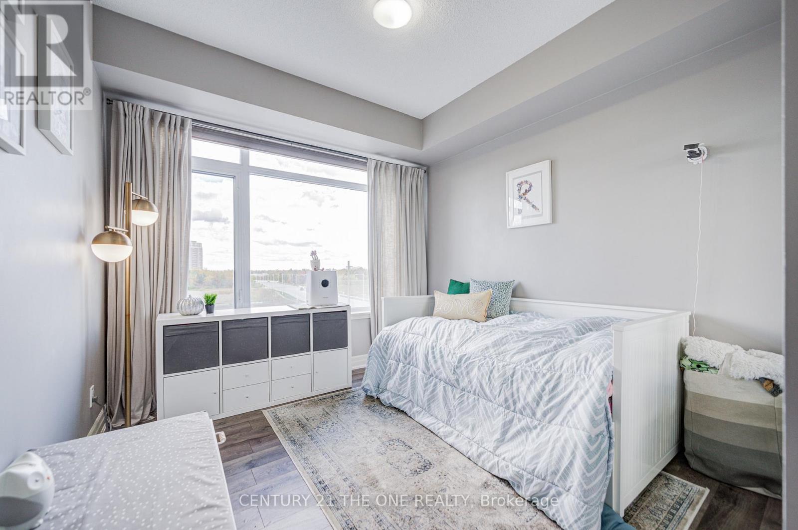 304F - 8130 Birchmount Road, Markham, ON - Indoor Photo Showing Bedroom