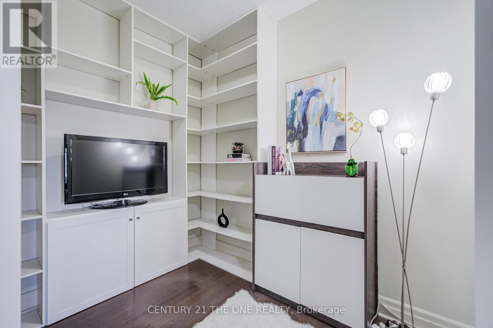 304F - 8130 Birchmount Road, Markham, ON - Indoor