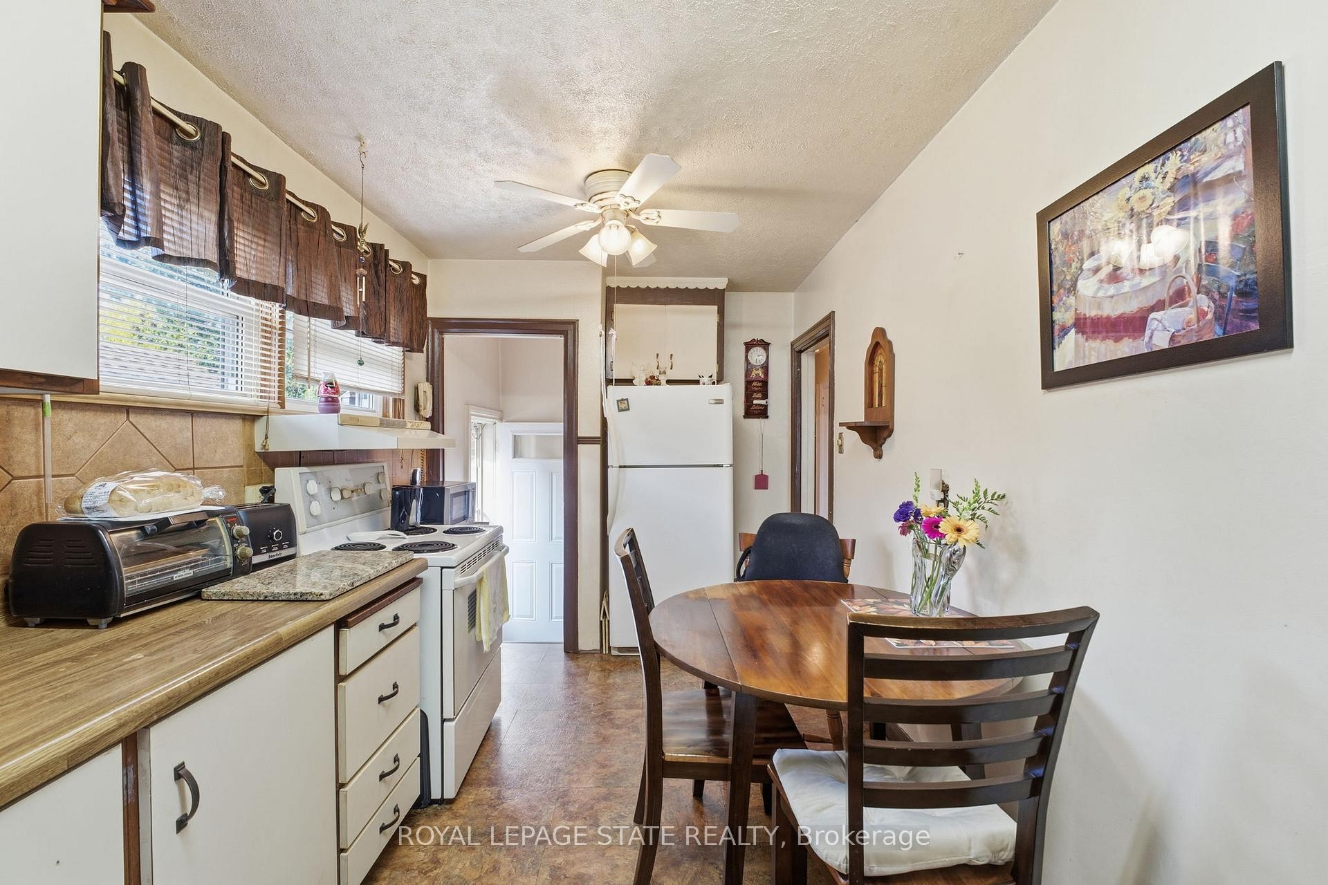 298 Sanatorium Road, Hamilton, ON - Indoor Photo Showing Kitchen