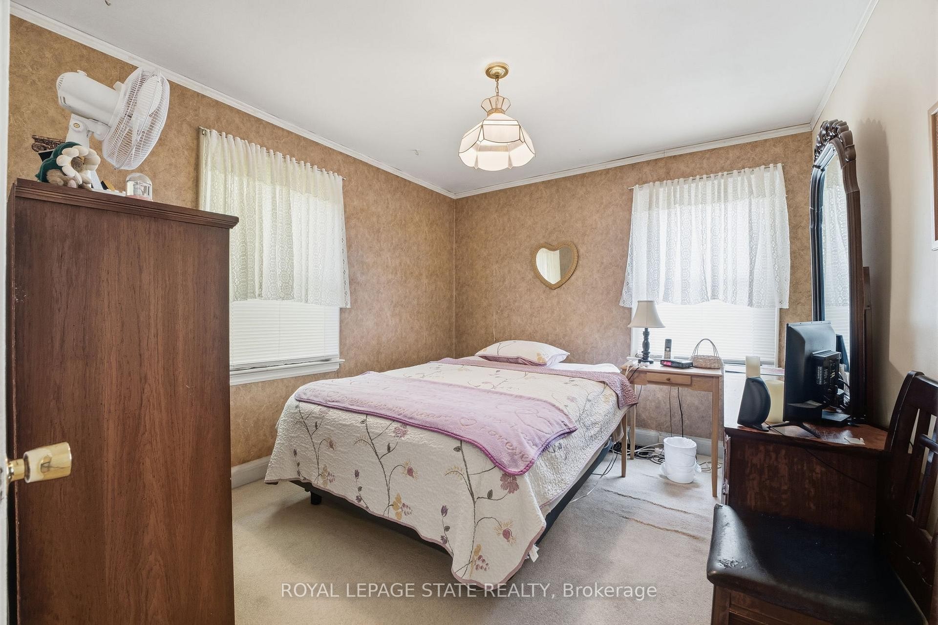 298 Sanatorium Road, Hamilton, ON - Indoor Photo Showing Bedroom