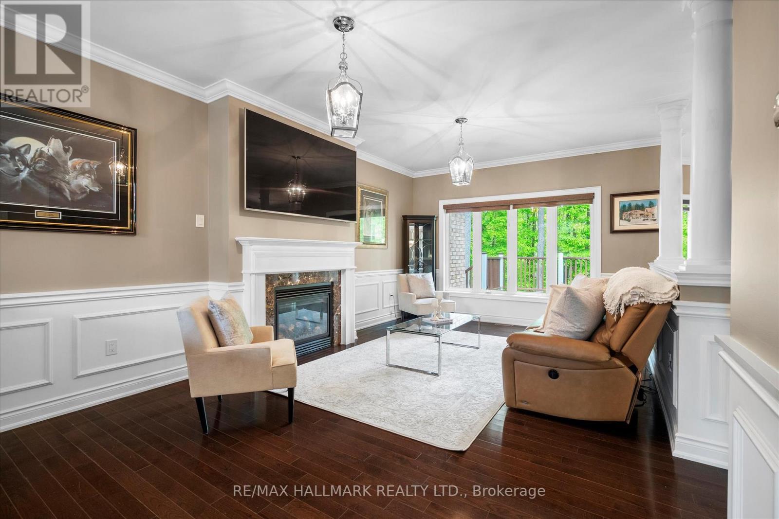 24 Diamond Valley Drive, Oro-Medonte, ON - Indoor Photo Showing Living Room With Fireplace