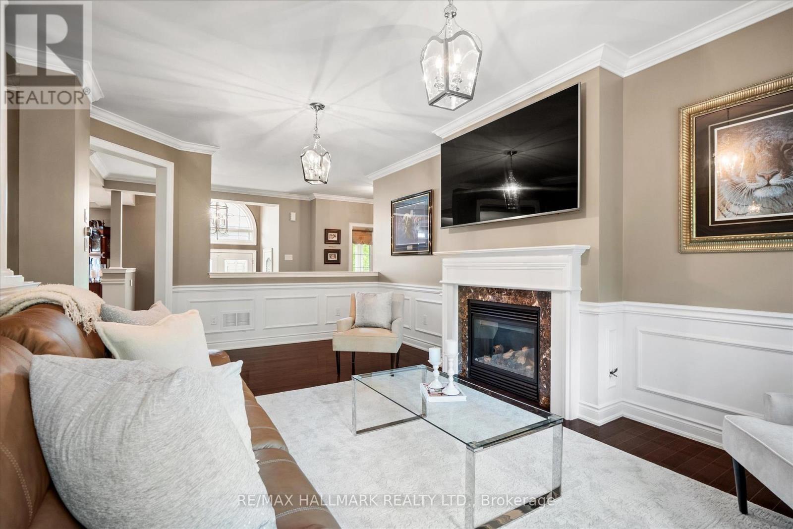 24 Diamond Valley Drive, Oro-Medonte, ON - Indoor Photo Showing Living Room With Fireplace
