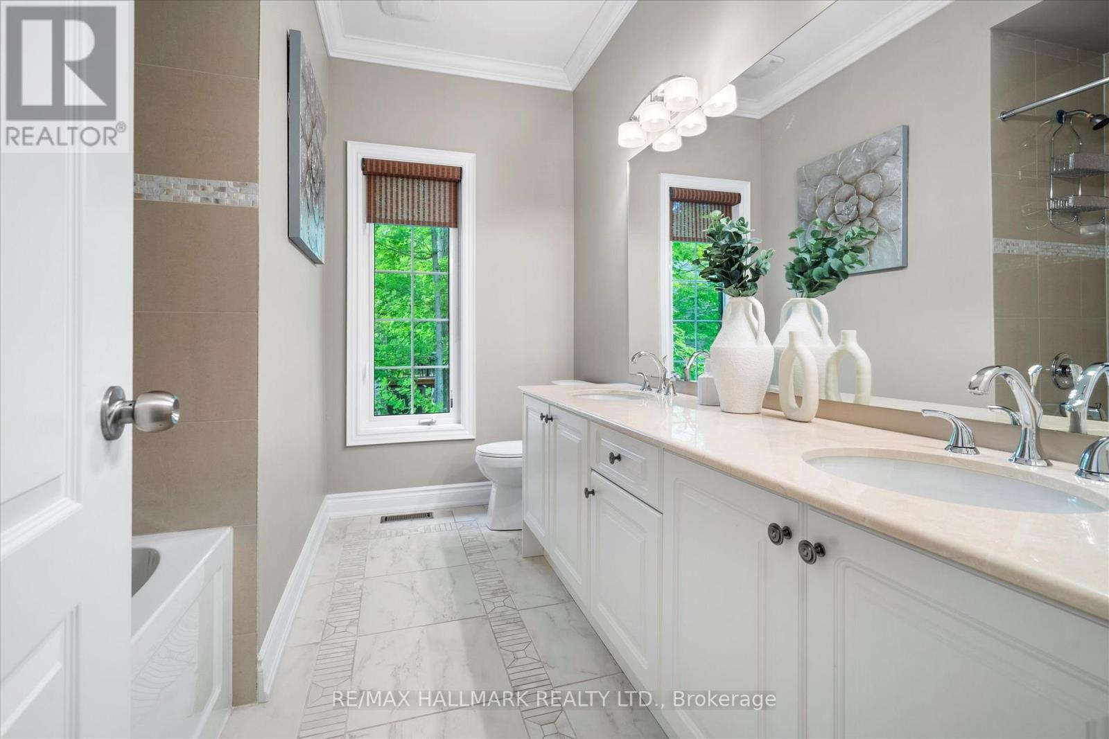 24 Diamond Valley Drive, Oro-Medonte, ON - Indoor Photo Showing Bathroom