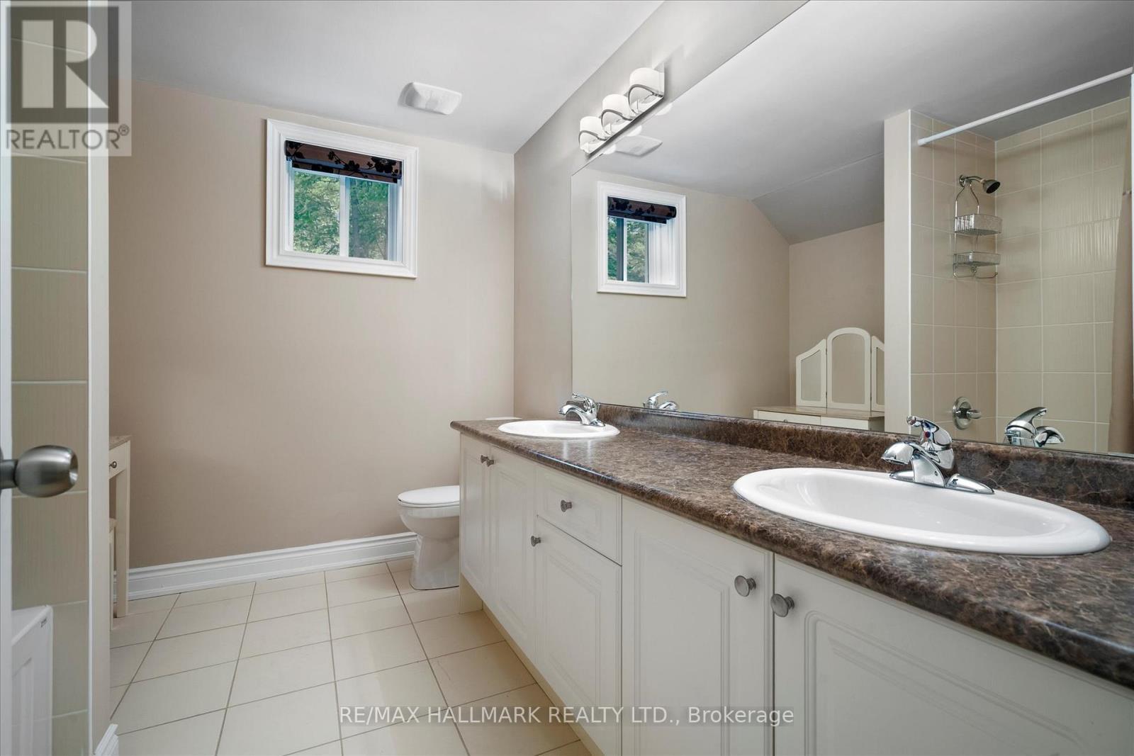 24 Diamond Valley Drive, Oro-Medonte, ON - Indoor Photo Showing Bathroom