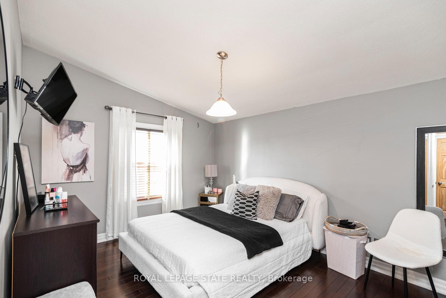92 Auchmar Road, Hamilton, ON - Indoor Photo Showing Bedroom