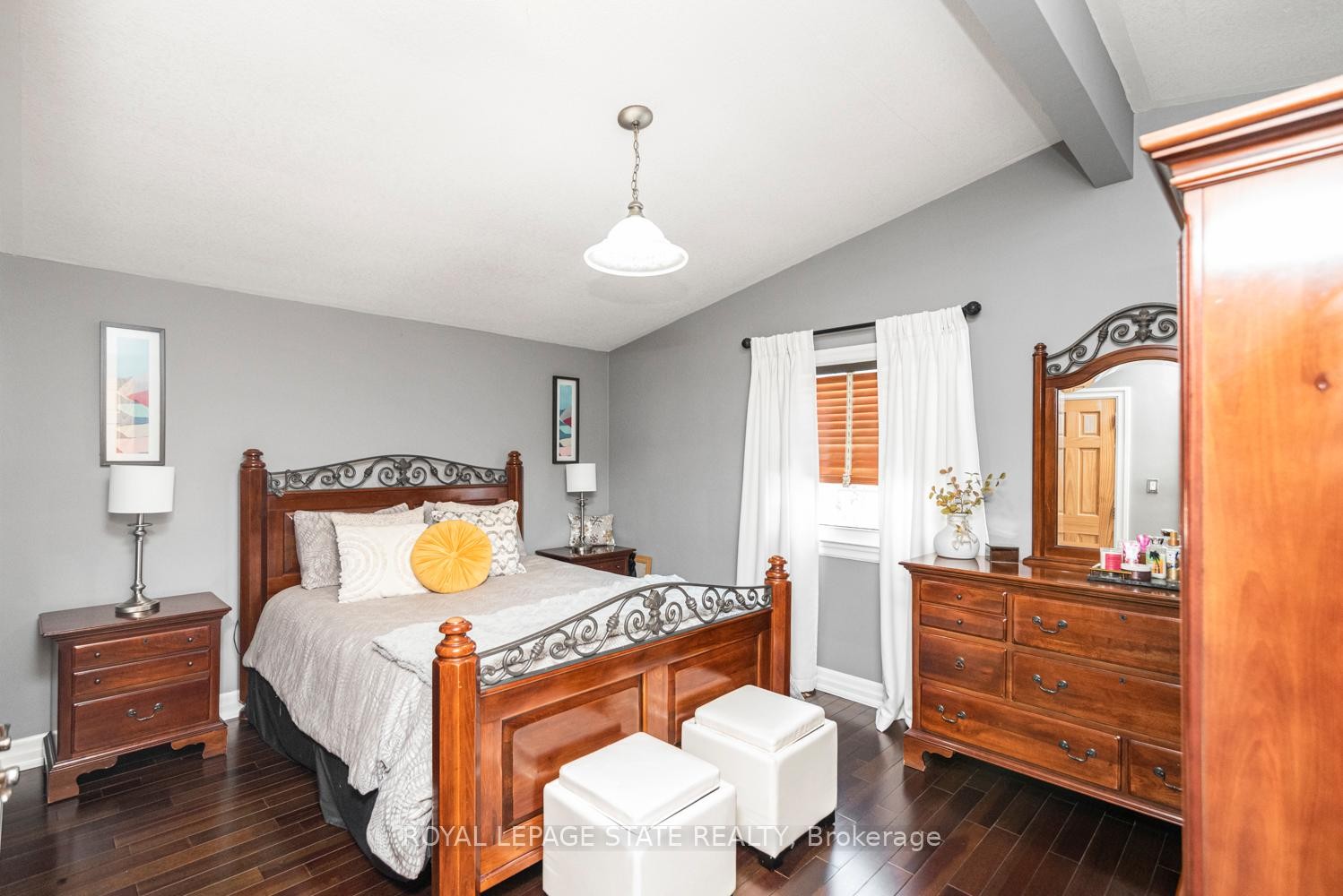 92 Auchmar Road, Hamilton, ON - Indoor Photo Showing Bedroom