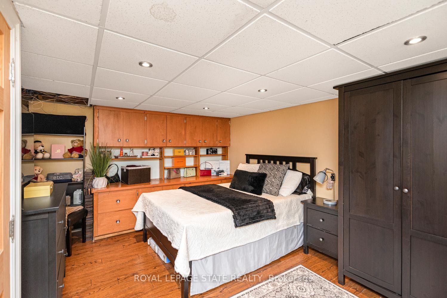 92 Auchmar Road, Hamilton, ON - Indoor Photo Showing Bedroom