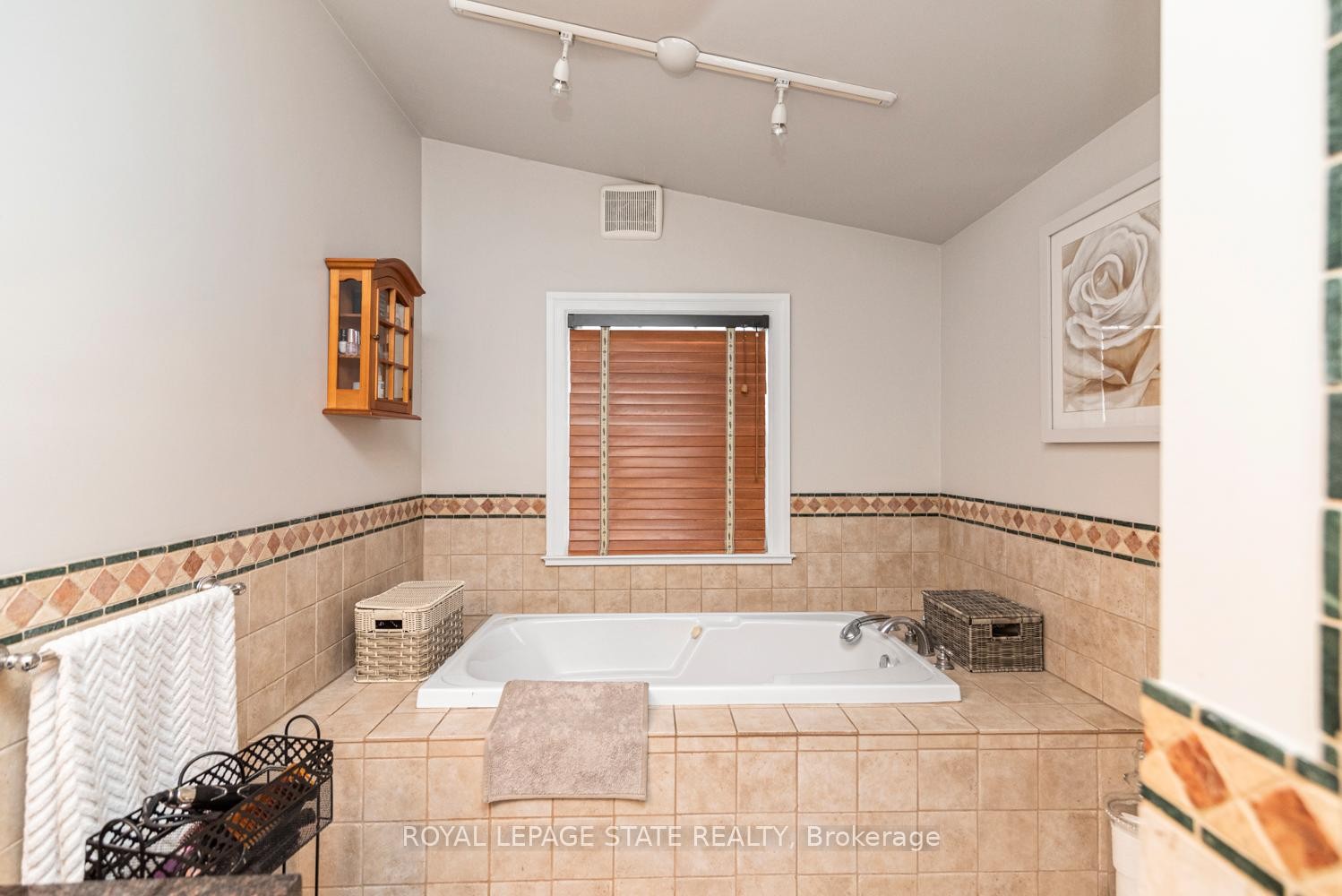 92 Auchmar Road, Hamilton, ON - Indoor Photo Showing Other Room
