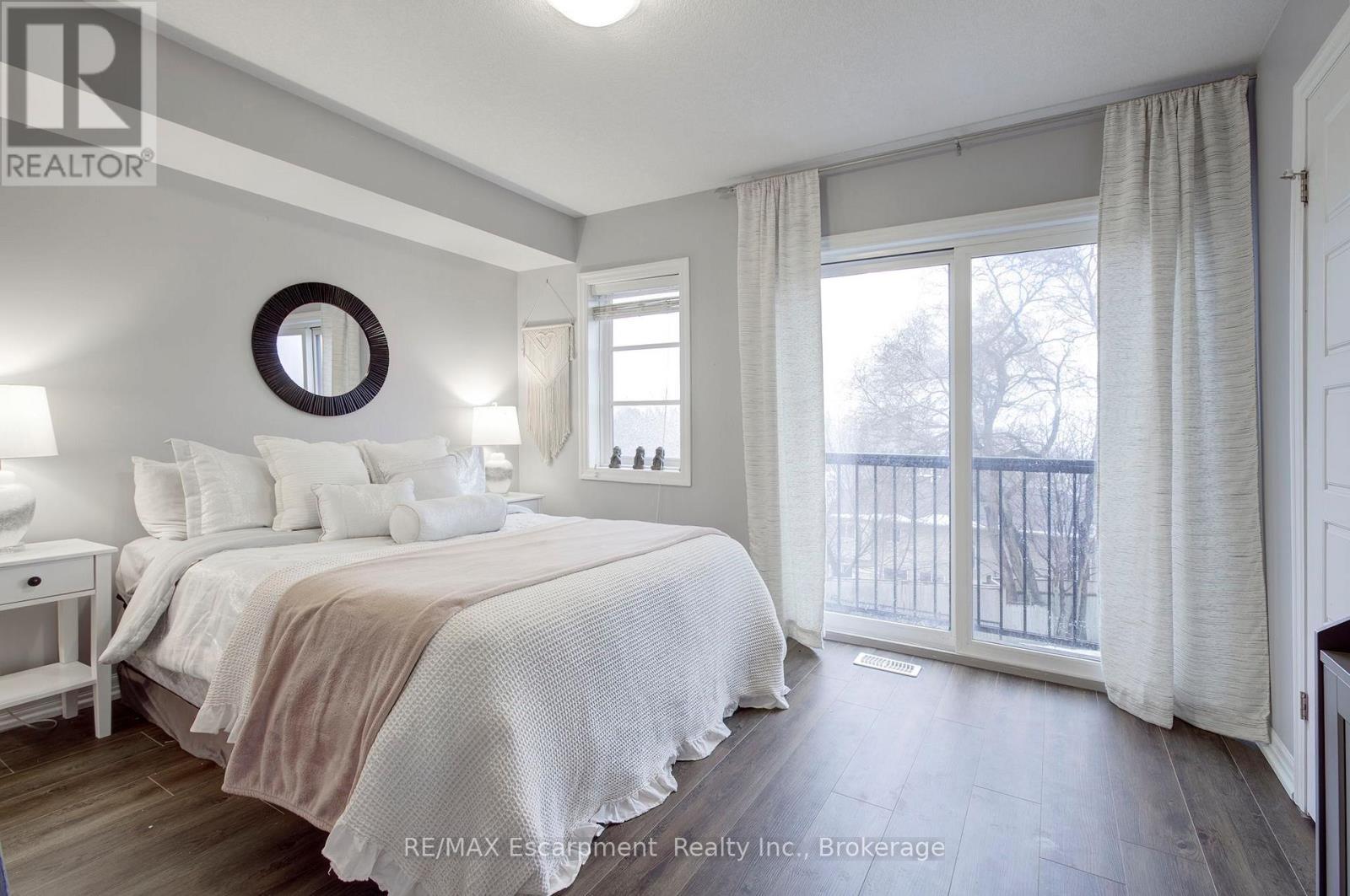 46 - 70 Plains Road W, Burlington (Lasalle), ON - Indoor Photo Showing Bedroom