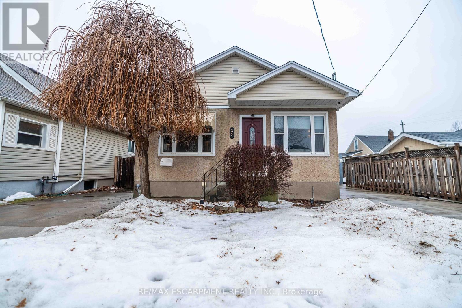 35 Charles Avenue, St. Catharines, ON - Outdoor