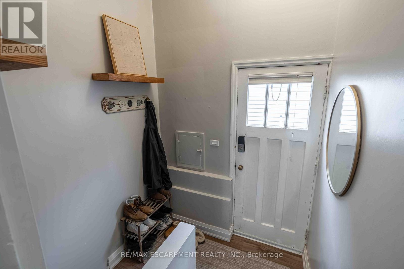 35 Charles Avenue, St. Catharines, ON - Indoor Photo Showing Other Room