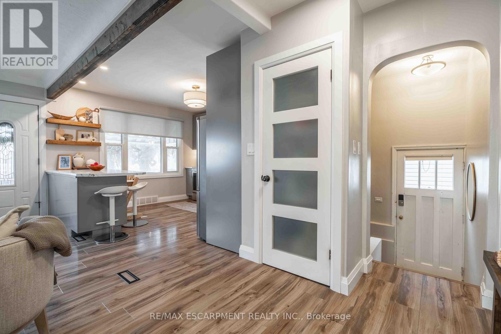 35 Charles Avenue, St. Catharines, ON - Indoor