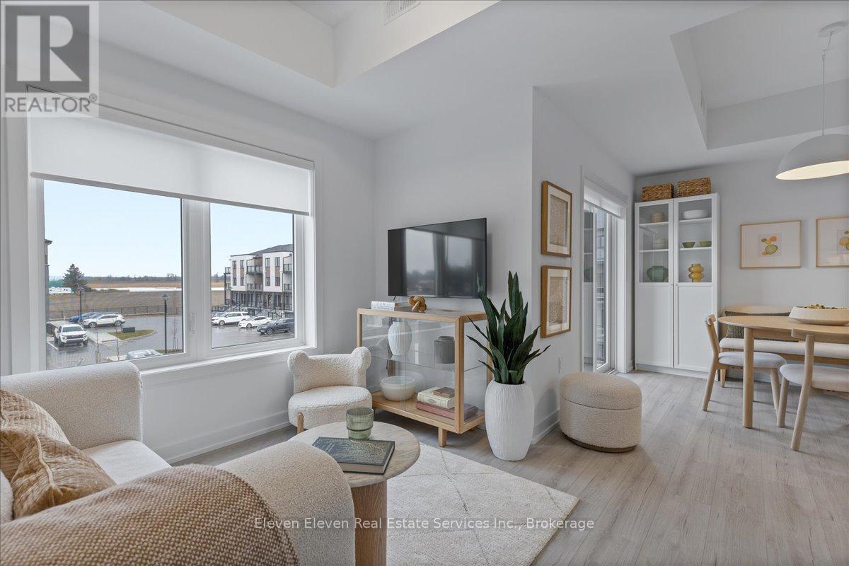 37 - 42 Lowes Road, Guelph, ON - Indoor Photo Showing Living Room