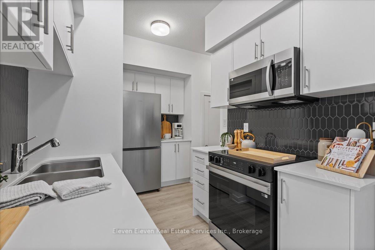 37 - 42 Lowes Road, Guelph, ON - Indoor Photo Showing Kitchen With Stainless Steel Kitchen With Double Sink