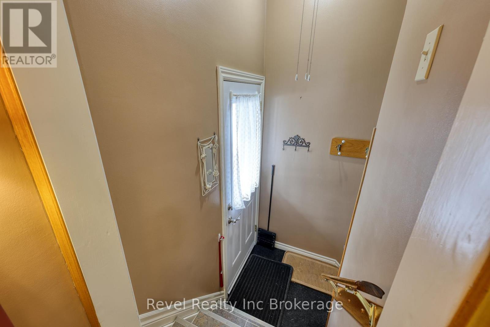 83 Frederick Street, Woodstock (Woodstock - North), ON - Indoor Photo Showing Other Room